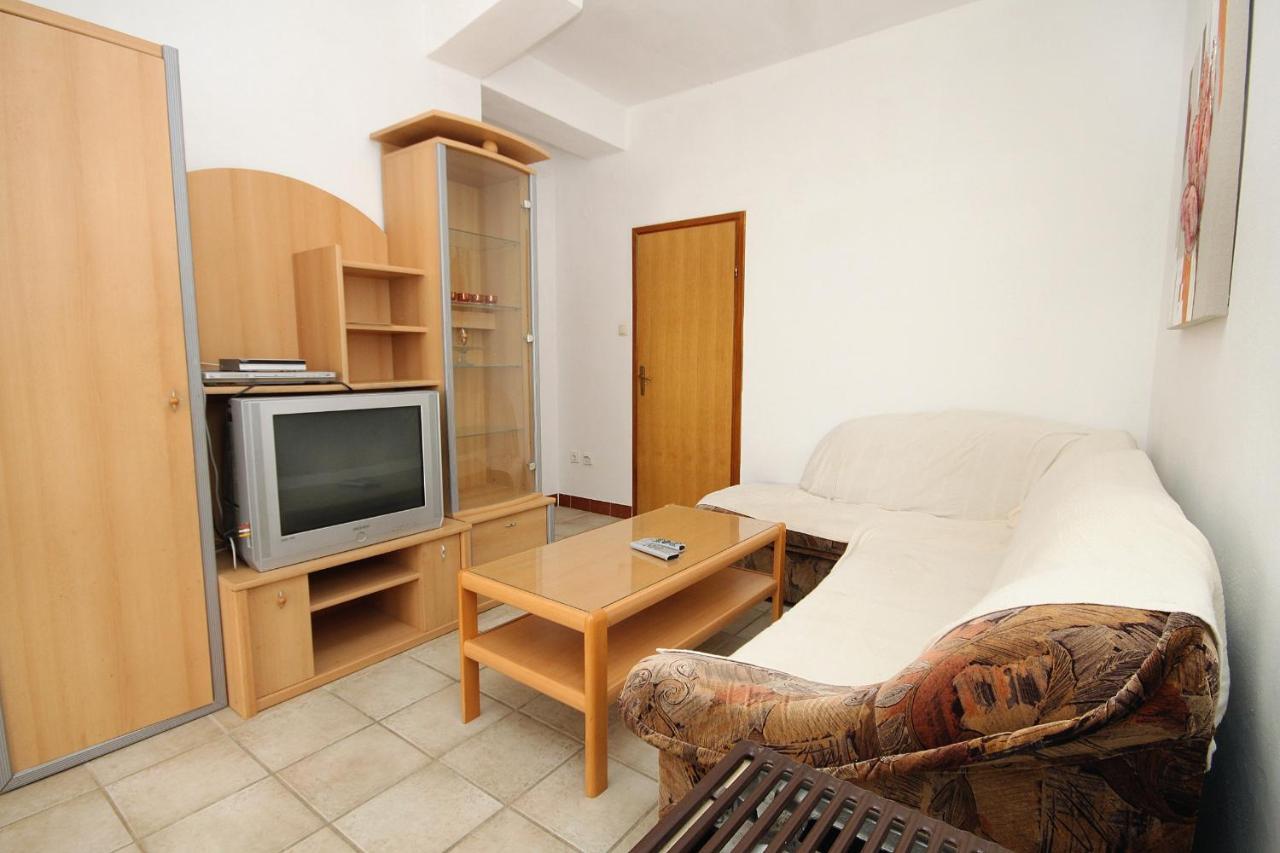 Family Friendly Seaside Apartments Vlasici, Pag - 4319 Экстерьер фото