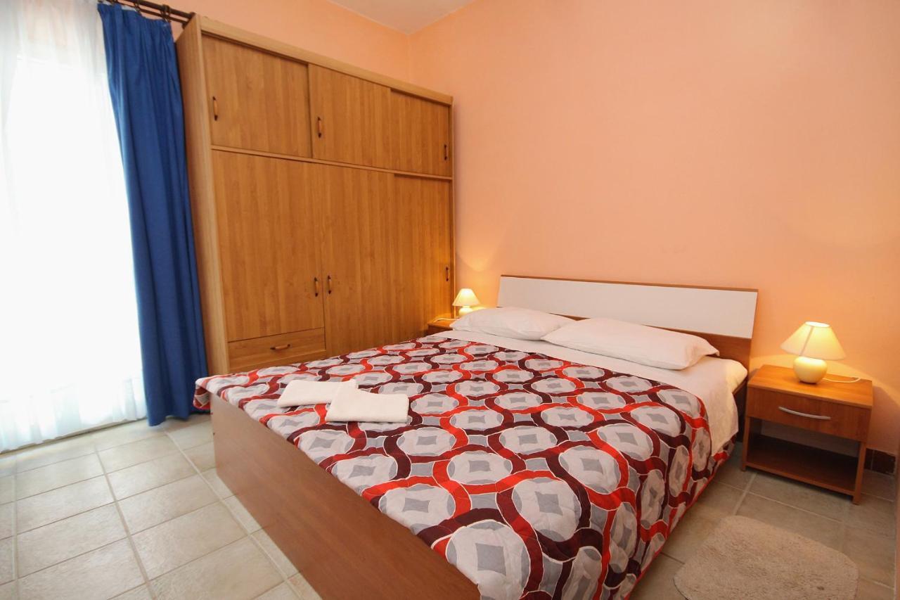 Family Friendly Seaside Apartments Vlasici, Pag - 4319 Экстерьер фото
