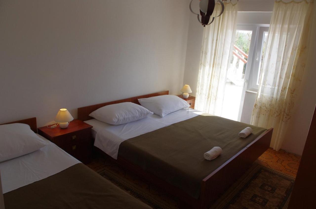 Family Friendly Seaside Apartments Vlasici, Pag - 4319 Экстерьер фото