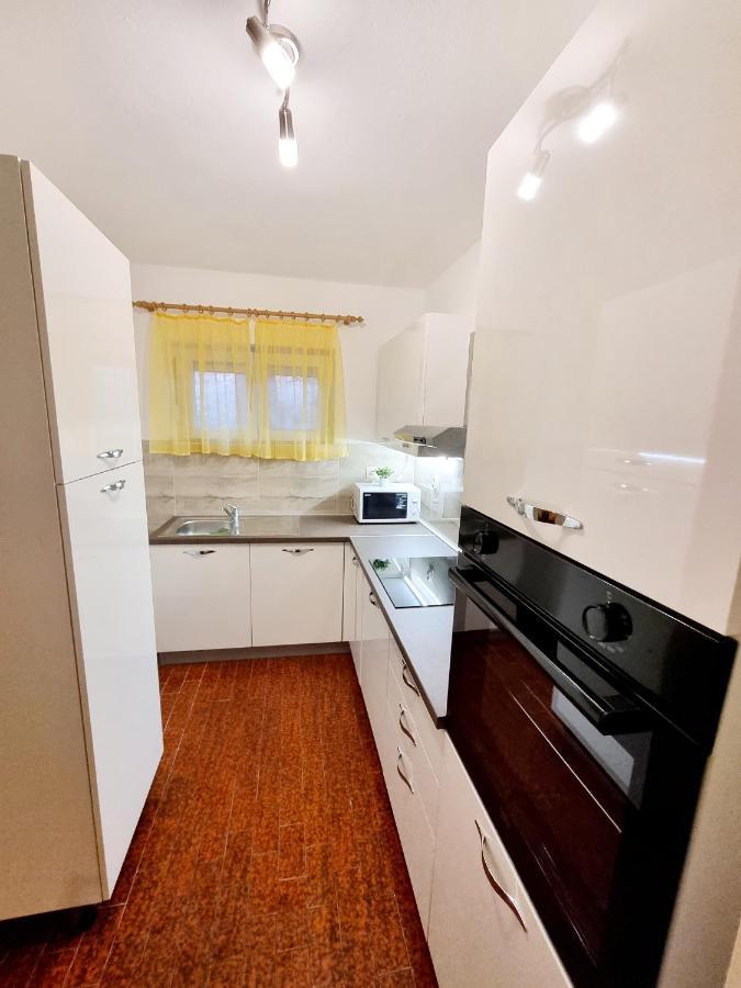 Family Friendly Seaside Apartments Vlasici, Pag - 4319 Экстерьер фото